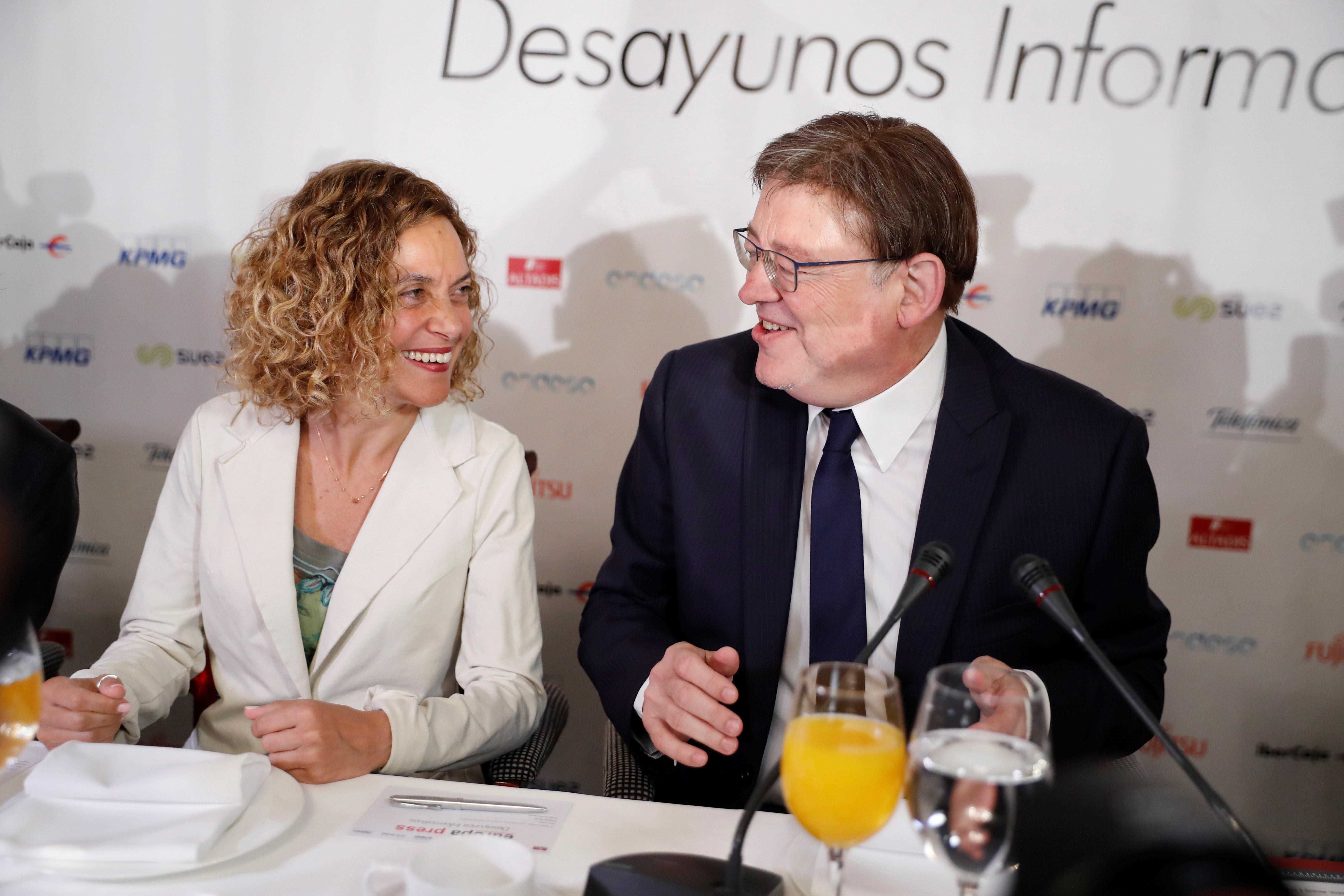 Meritxel Batet y Ximo Puig. Foto: EFE/JUAN CARLOS HIDALGO - 