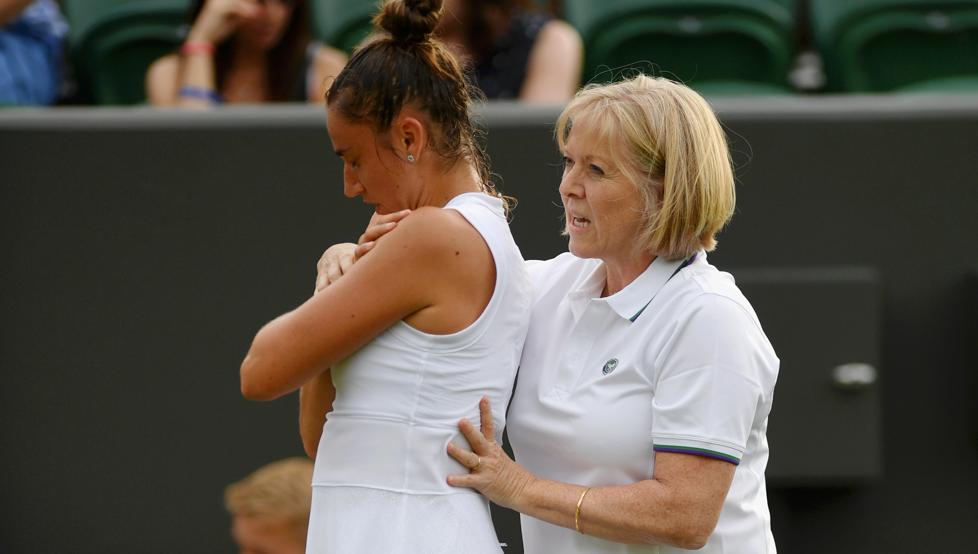 Sorribes se retira lesionada ante Wozniacki tras un primer set que llegó a ir ganando 4-0