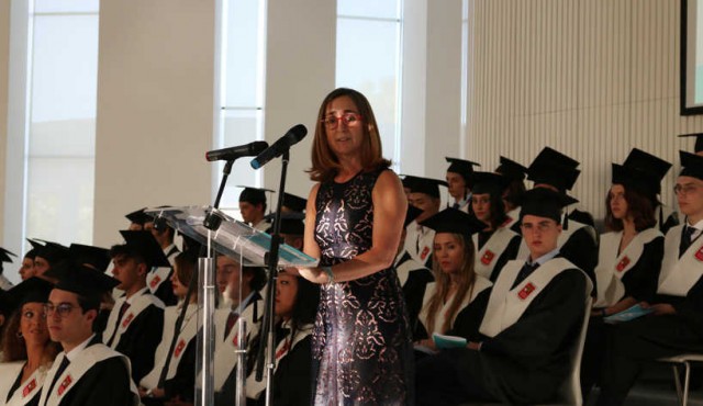 Carmen Spinola en Caxton College: 