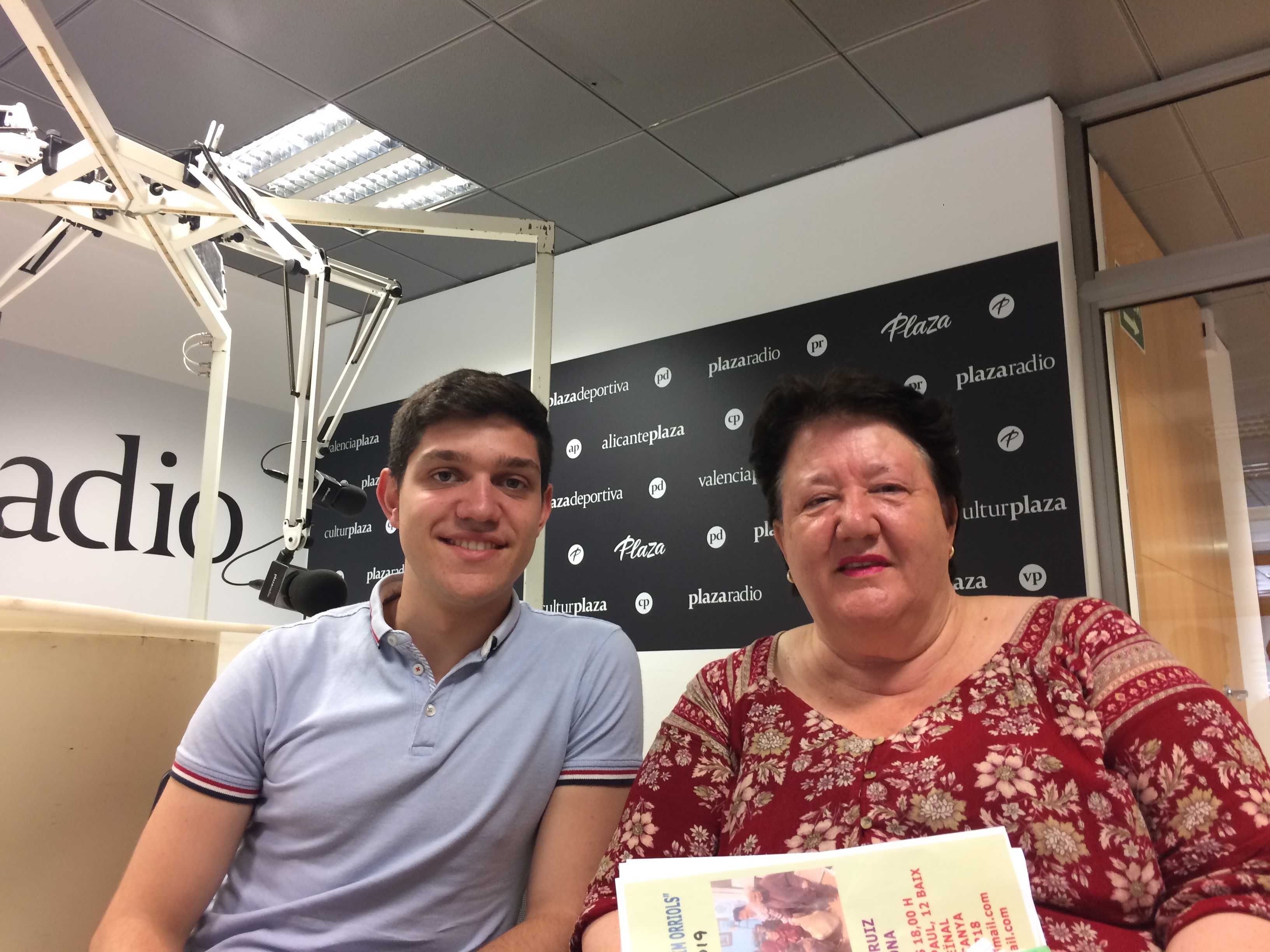 Pablo Plaza con Maika Barceiro, en los estudios de 'Plaza Radio'. - 