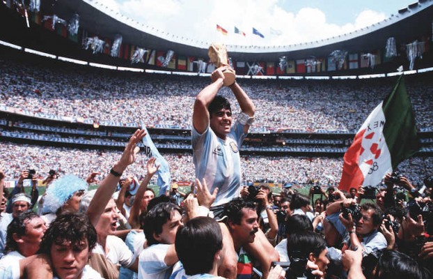 Maradona: Luces y tinieblas del dios del balón