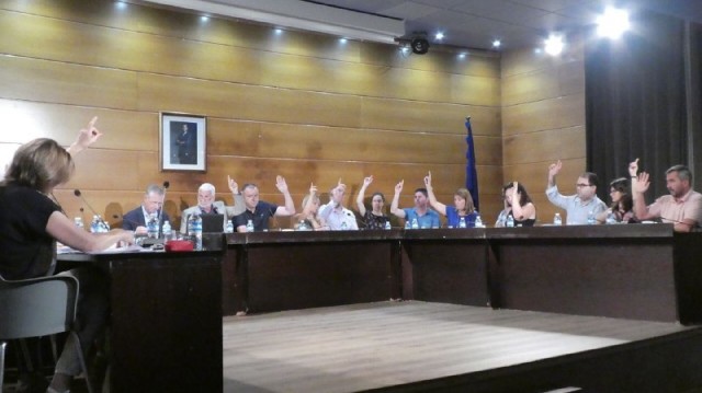 Altea amb Trellat carga contra sus exsocios de gobierno por quedarse sin cargos de confianza