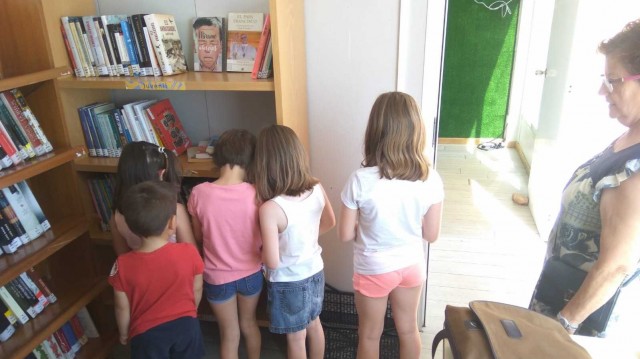 Les platges de Nules inauguren el servei d'ambulatori i Biblioplatja