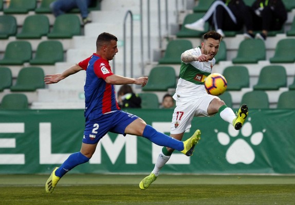 Álex Díez, objetivo del Elche para el lateral derecho
