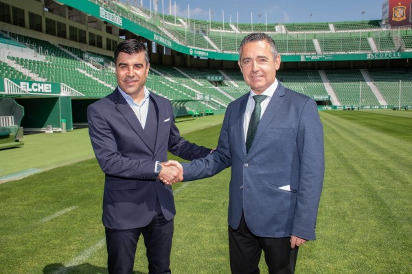 El Elche suelta lastre y rescinde contratos por 600.000 euros, salvando el límite salarial 2019/20 