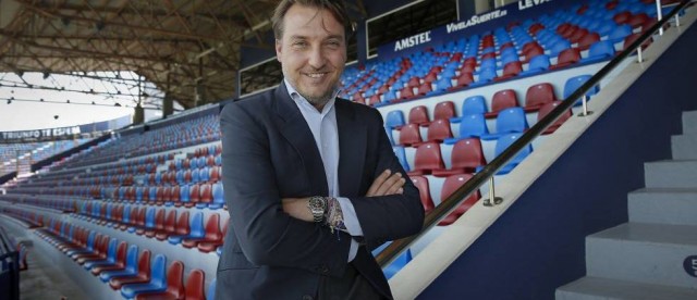 El Levante alza el telón de su 110 aniversario con fichajes y obras

