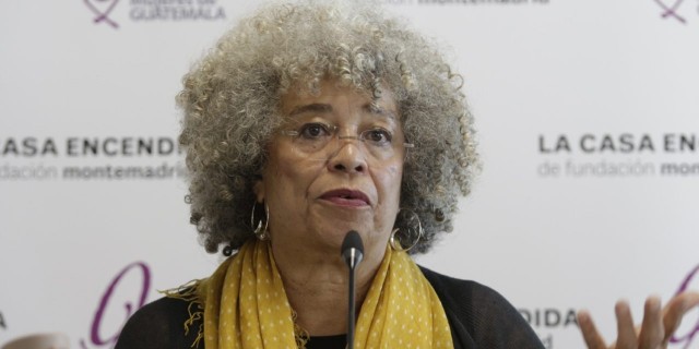 Angela Davis: “El feminismo es el arma más potente contra el racismo, el fascismo y la opresión económica”
