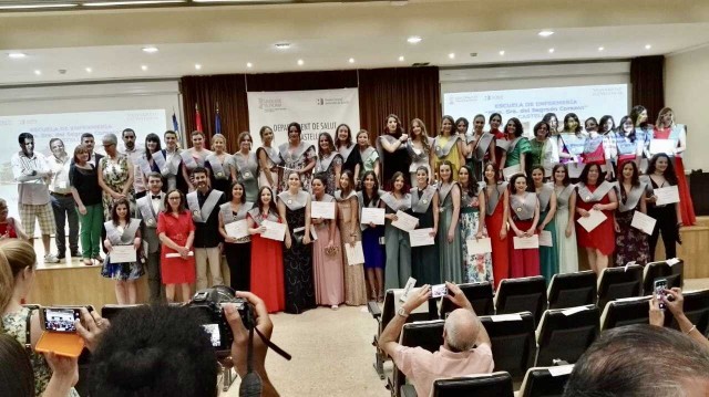 La Escuela de Enfermería de Castellón gradúa en su sexta promoción a 45 profesionales