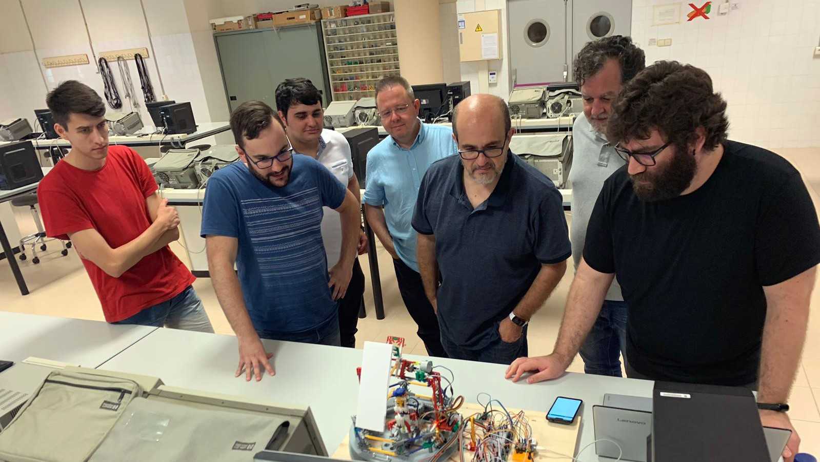 IoTSens entrega a David Castellano el premio al Mejor Proyecto de Sistemas IoT de la UJI