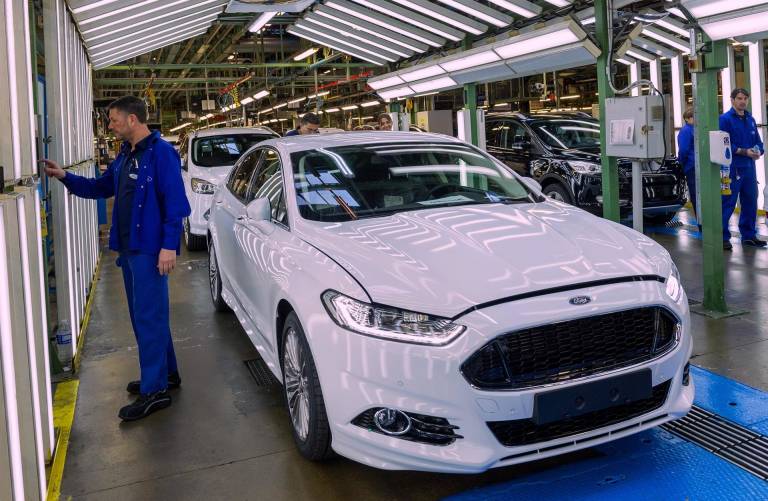 Ford recortará 12.000 empleos en Europa hasta 2020, pero mantiene al margen a la planta de Almussafes