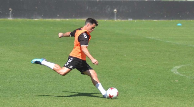 El Castellón confía en cerrar en breve el regreso de Javi Serra 