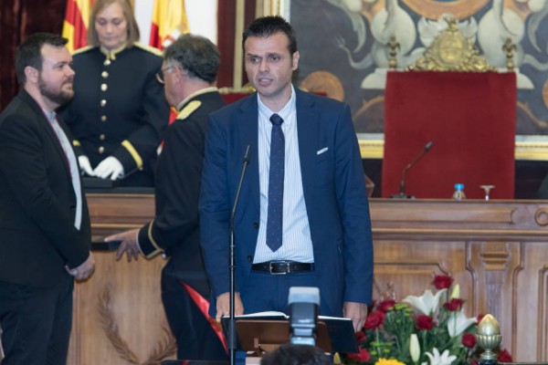 El edil de Turismo en Elche, Carles Molina, se desvincula de su empresa de comunicación 
