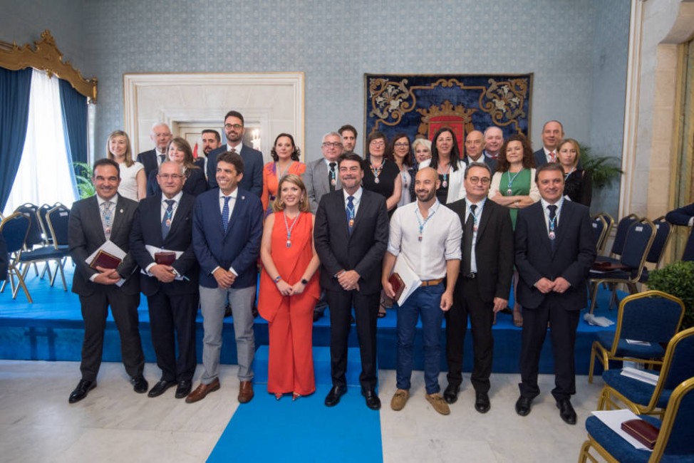 Los 29 ediles de la nueva corporación, tras su constitución, en el pleno celebrado el 15 de junio. Foto: RAFA MOLINA - 