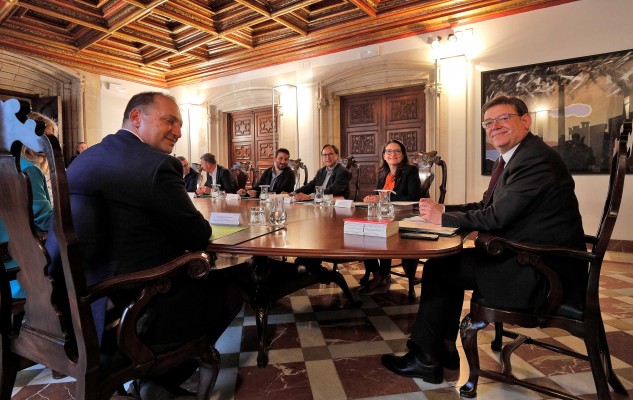 El Botànic II estudia subir los asesores según el peso de cada conselleria y flexibilizar los salarios