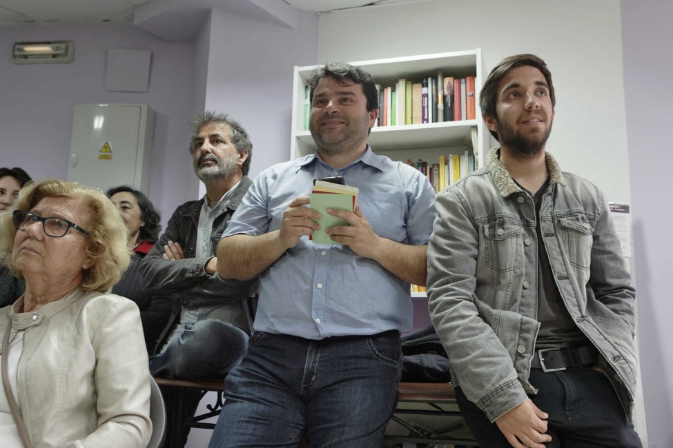 Xavi del Señor (CSeM), a la izquierda en la imagen, y Fernando Navarro (Podem), a la derecha. (Foto: A. PRADAS) - 