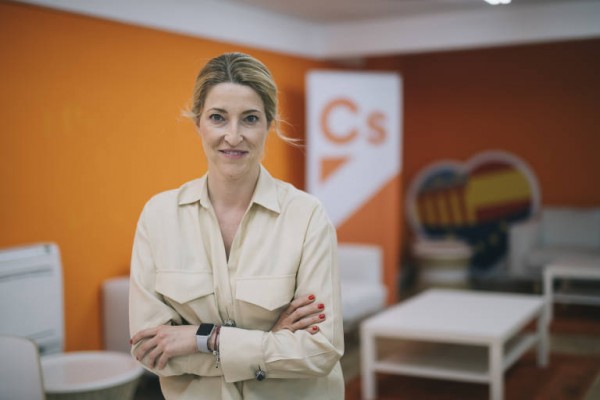 La valenciana María Muñoz y otros independientes se afilian a Cs en medio de la crisis de dimisiones