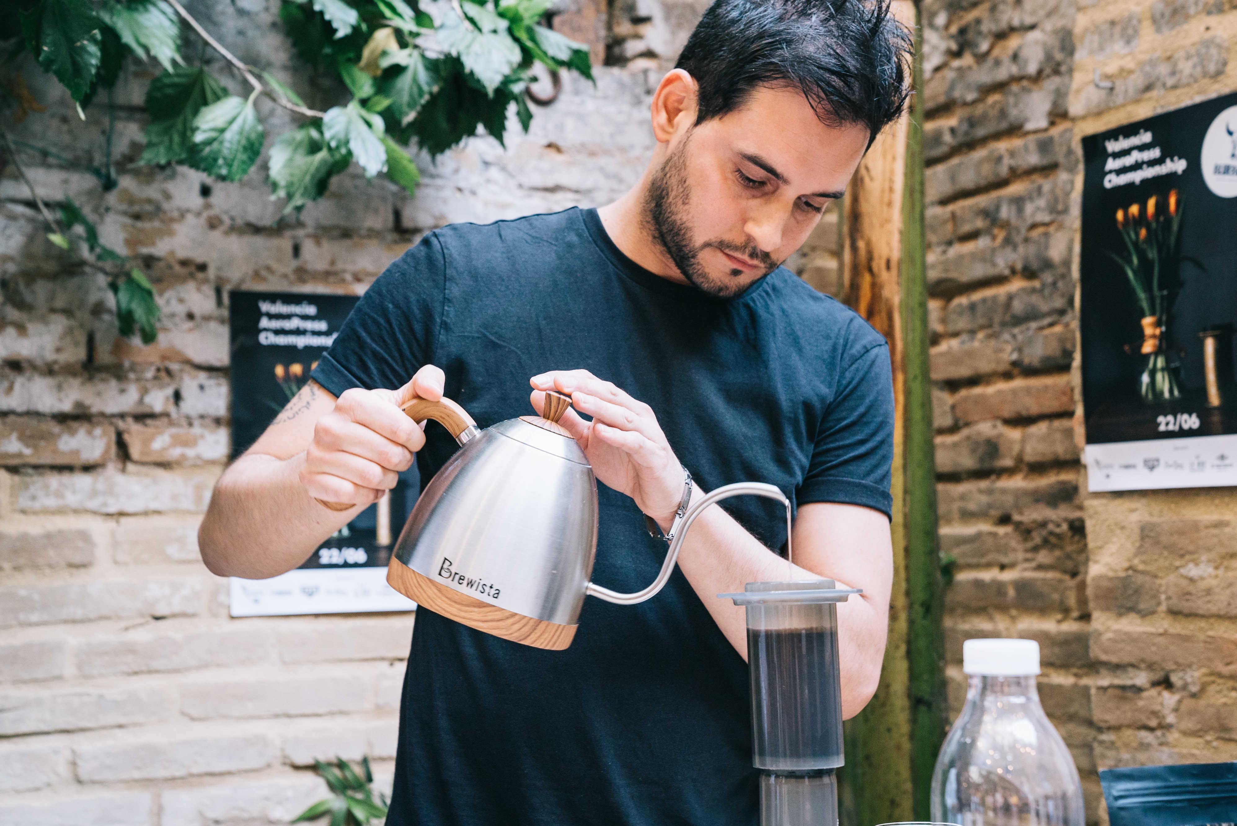 El primer concurso Aeropress para baristas en València proclama como ganador a Walter Borgia