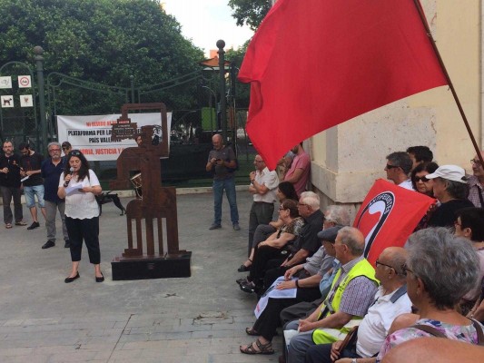 20 flores por Valentín: València aviva el recuerdo del obrero muerto por la Policía en 1979 