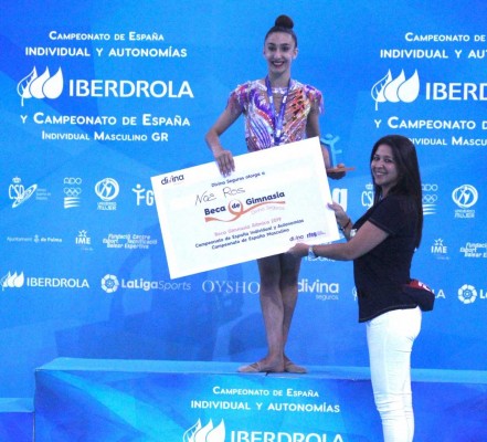 Divina Pastora Seguros premia el esfuerzo y beca a las mejores gimnastas de rítmica 