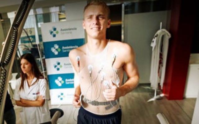 Cillessen supera la revisión médica previa a su fichaje por el Valencia