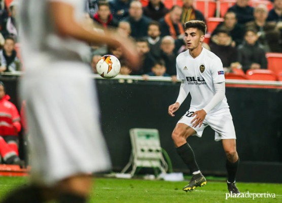 Los valencianistas Ferran Torres y Guillamón, en la prelista del Europeo

