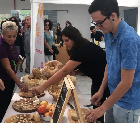 Mommus, la marca de queso vegano desarrollado en la UMH que crece con nuevos productos