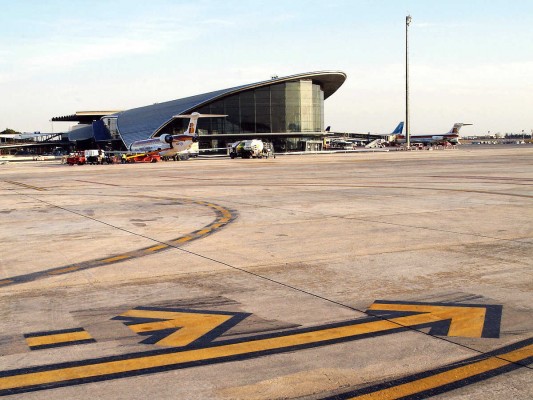 El Gobierno se abre a negociar y evita que la huelga de El Prat se contagie a otros aeropuertos