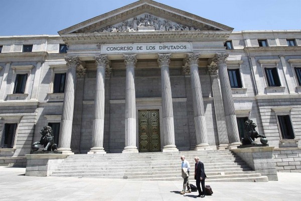 PP, Cs y Vox exigirán activar el control al Gobierno si se retrasa la investidura de Sánchez