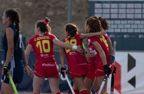 España arrolla a Bielorrusia en las Hockey Series