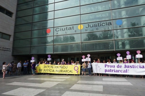 Movimiento Feminista de València exige una sentencia 