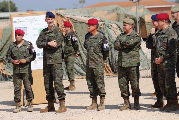 El Rey asiste en Bétera a la principal maniobra internacional de la Policía Militar de OTAN