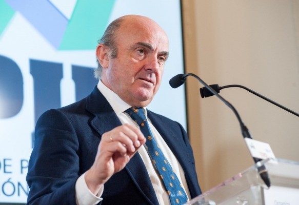 De Guindos valora el análisis del Banco de España sobre el alza del salario mínimo