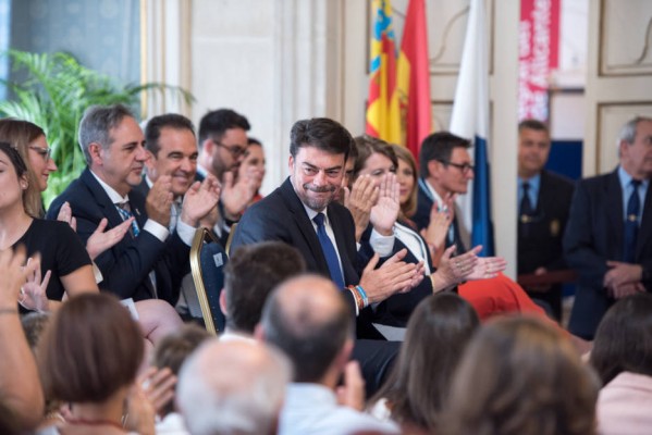 El bipartito de Alicante: comida de fraternidad en Fogueres
