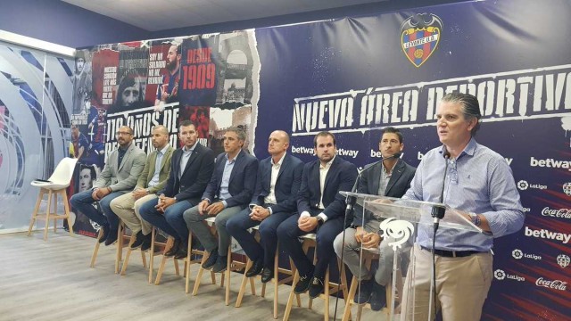 Salvador regresa al Levante con una 