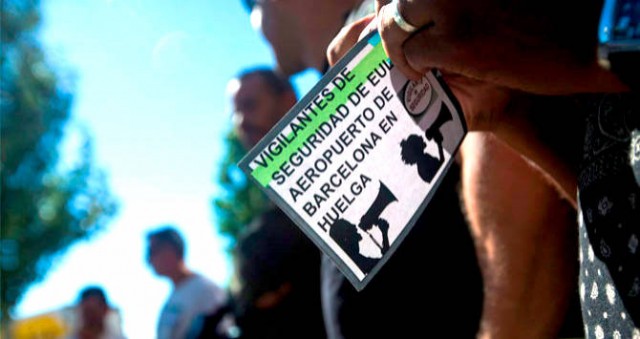 Los trabajadores de Eulen aplazan la huelga en El Prat tras el atentado de Barcelona
