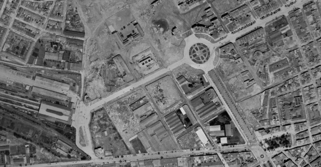 Así se veían la plaza de los Luceros y el puerto de Alicante desde el cielo en 1929