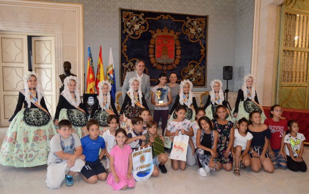 Asegurando el futuro de la fiesta en los colegios de Alicante: Nazaret se lleva el primer premio
