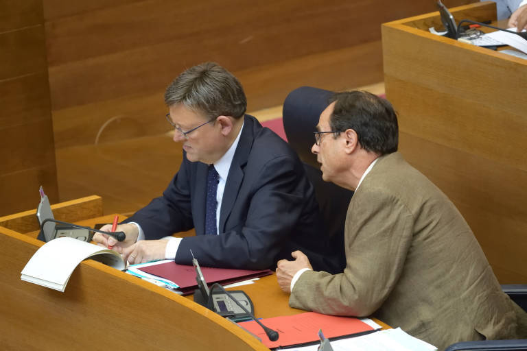 Ximo Puig y Vicent Soler. Foto: INMA CABALLER/CORTS - 