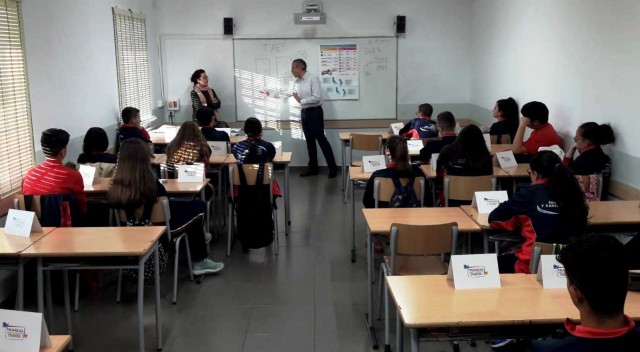 Grupo Cajamar ofrece formación financiera a más de 1.300 escolares en València