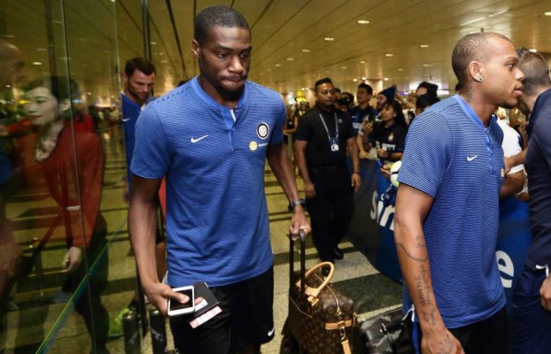 El agente y el abogado de Kondogbia aterrizan en Valencia para cerrar el fichaje del francés 