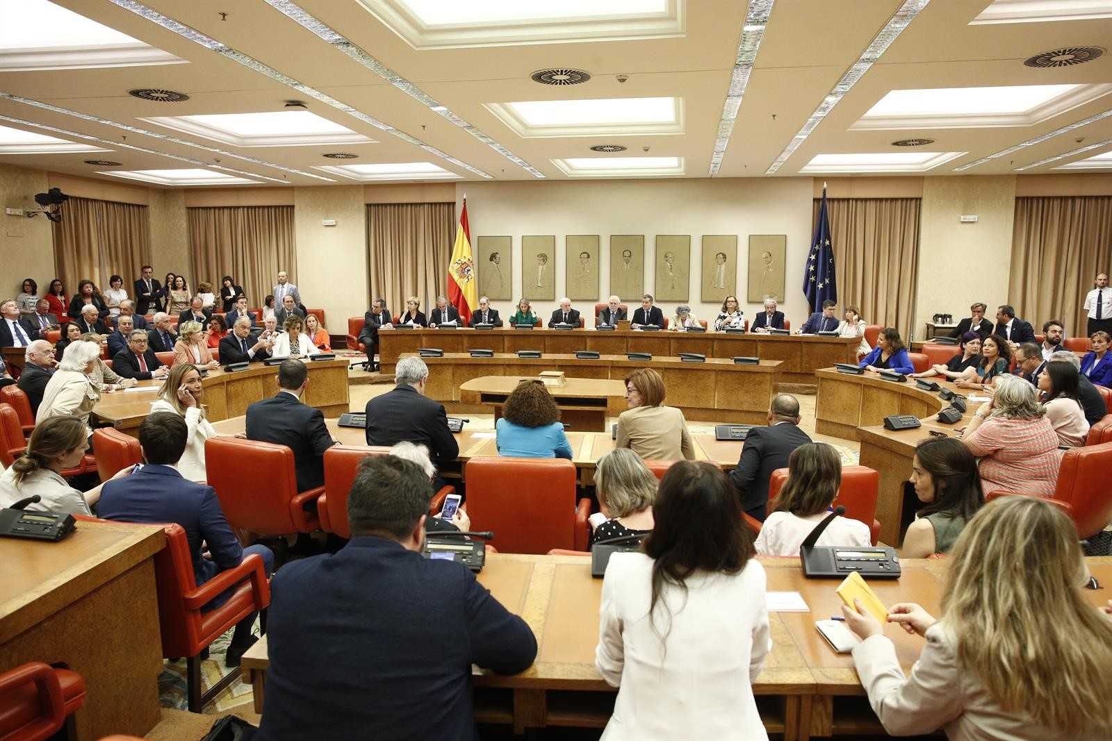 Los eurodiputados de Bildu y ERC prometen por 
