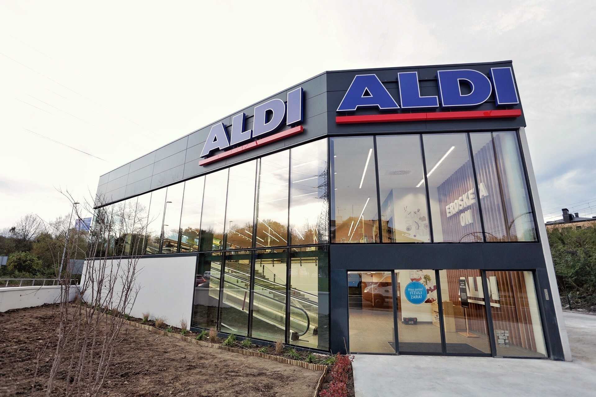 Aldi refuerza su plantilla en verano con la contratación de 228 personas, un 217% más
