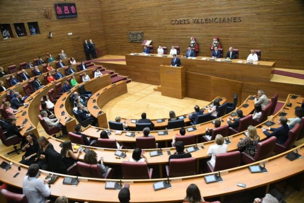 Ximo Puig alude en su discurso a Alborch, Fuster, Borges, Baudrillard y Miguel Hernández, entre otros