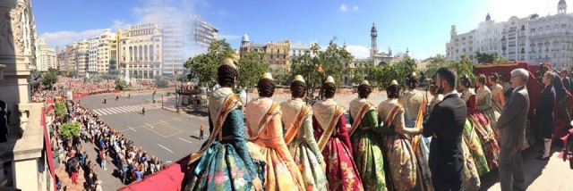 Valencia post-caloret: Y si la fallera mayor dejara de ser el emblema de las Fallas 