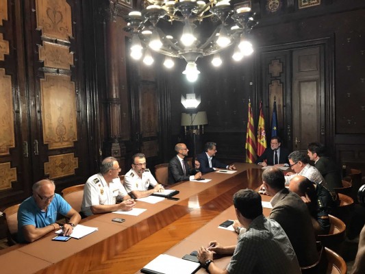 Rajoy decreta tres días de luto y convocará próximamente el Pacto Antiterrorista
