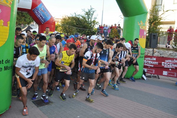 Carlos Aguilella y Sonia Mundina se alzan con una multitudinaria XX Petjada de Sant Joan de Moró