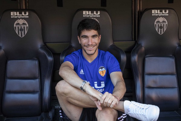 Carlos Soler y Manu Vallejo, titulares en el debú de España ante al anfitriona Italia