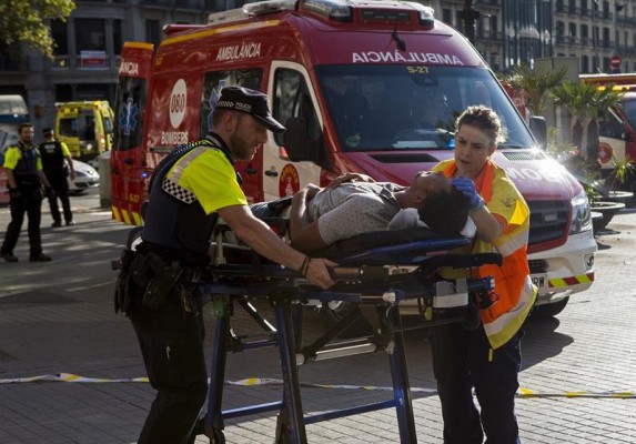 El juez investiga una célula terrorista de al menos 8 integrantes como responsable de los atentados