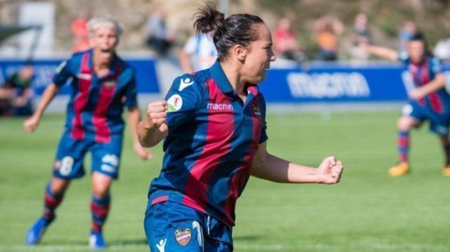 La goleadora mexicana Charlyn Corral abandona el Levante