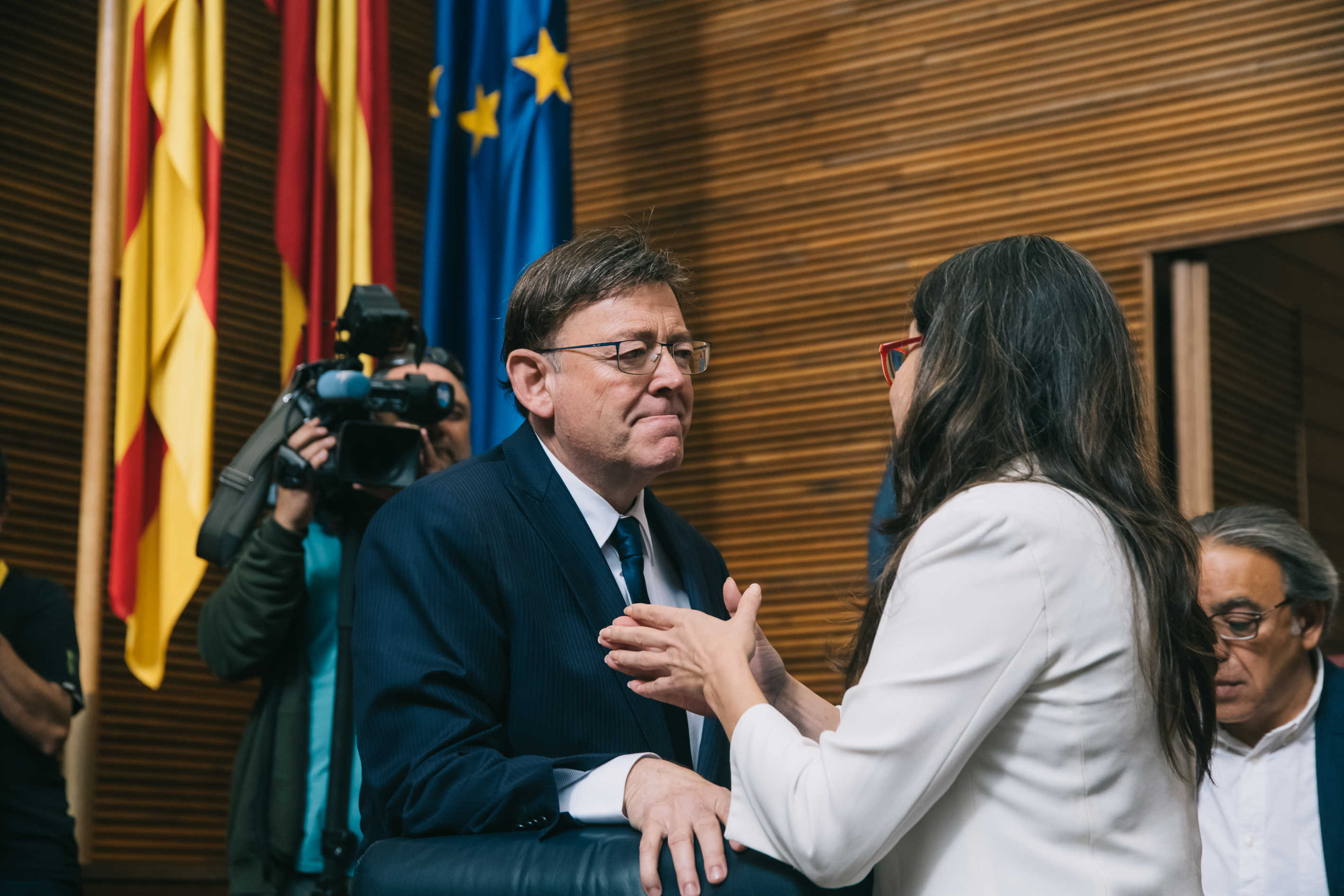 Puig es investido presidente con los reproches velados de Oltra por el adelanto electoral